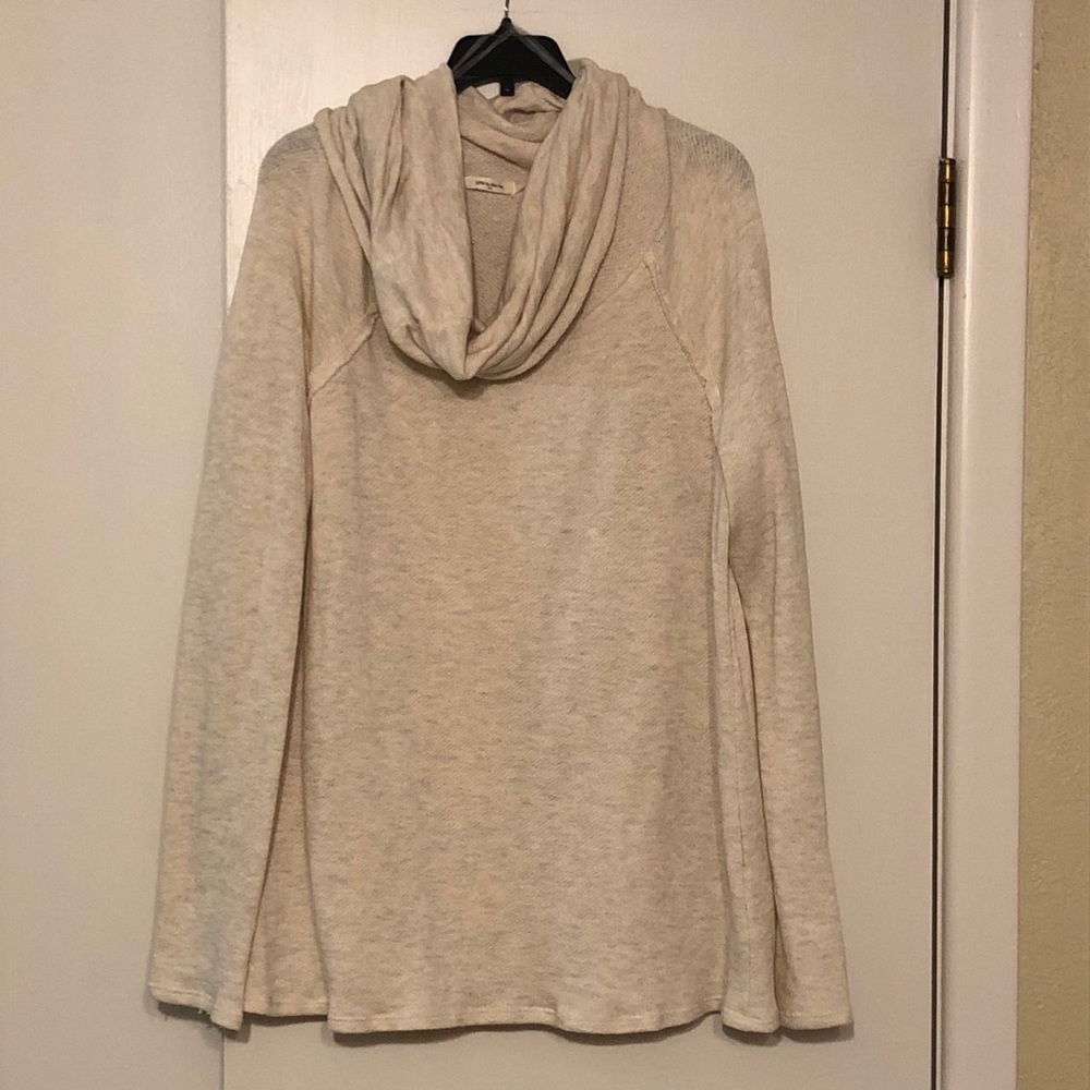 Sweater - Picture 1 of 3